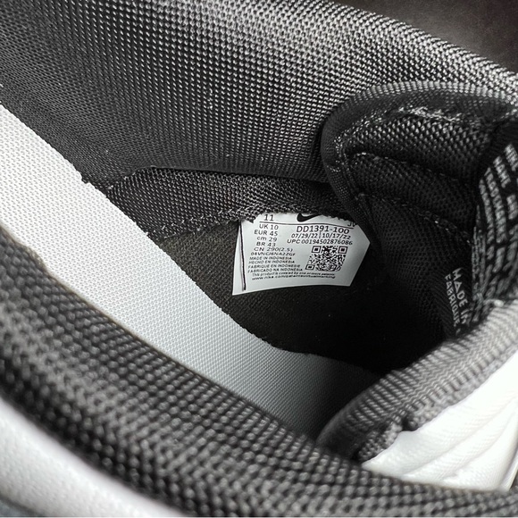 Nike Dunk Low Panda - Size 11 - Picture 5 of 6